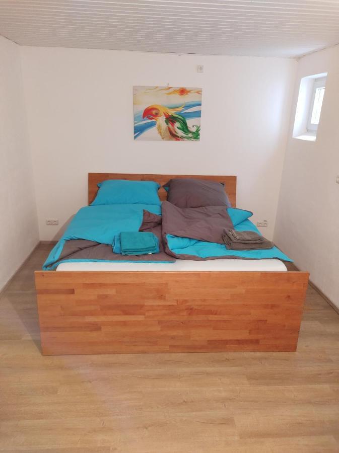 Economy Dreibettzimmer mit Gemeinschaftsbad